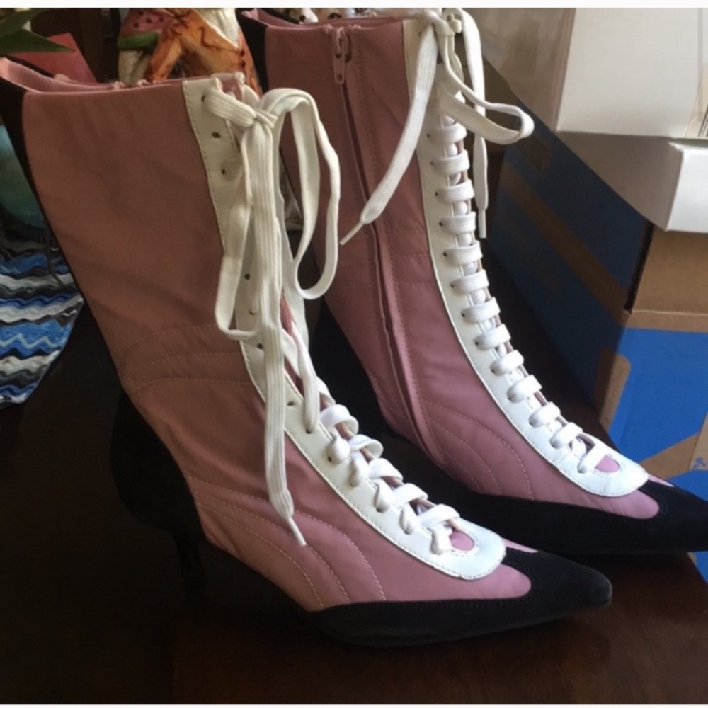 Fornarina lilac black laced kitten heel boots
